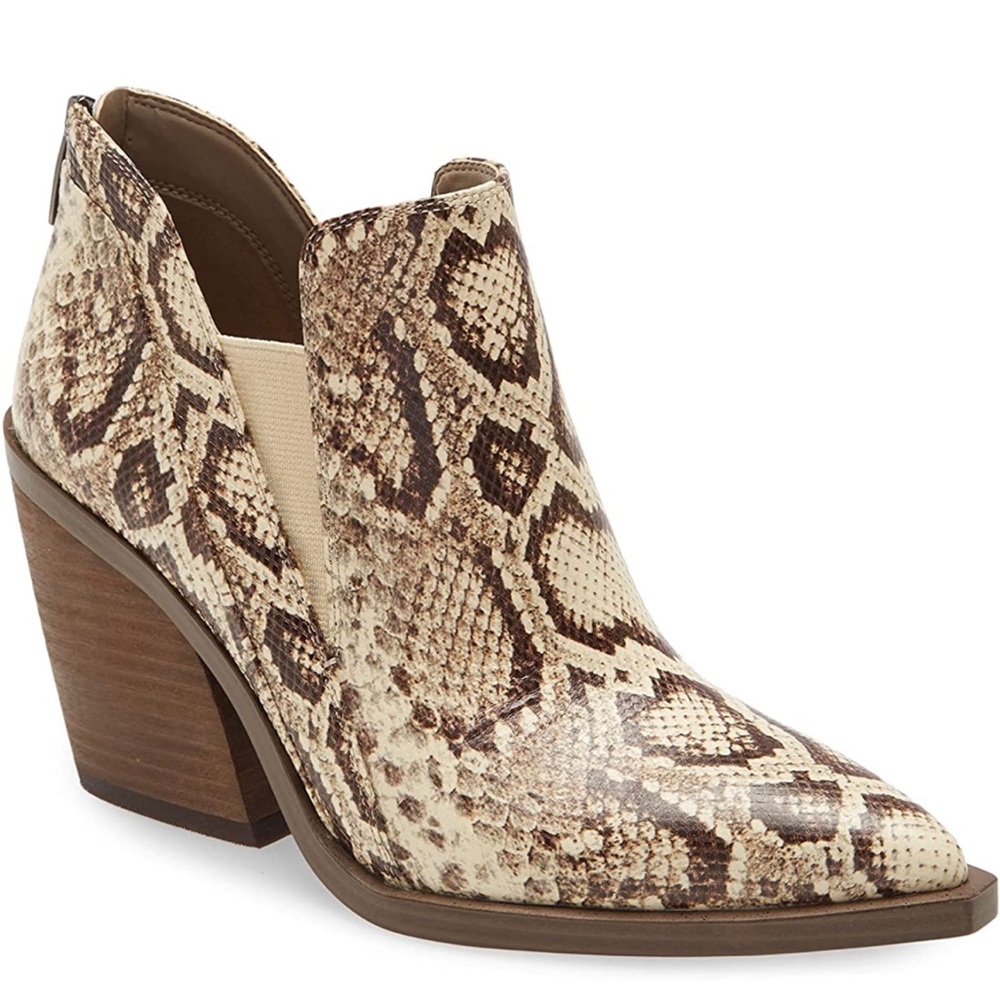 NWT in box Vince Camuto Women's Gradesha Ankle Boot - size 10